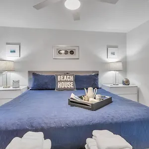 https://coconut-suite-2bed-1bath-minutes-to-downtown-beaches.hotelstampa.org