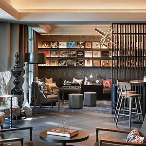 4* Hotel Renaissance Angeles Airport